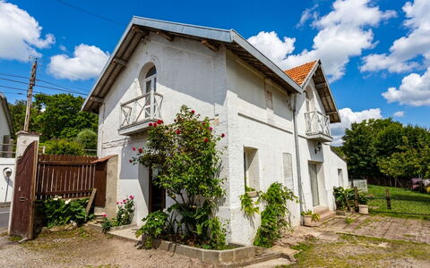 Villerville: Costruzione, Casa, Casa, Zona Residenziale, Arbusto, Architettura, Villetta, Tetto, Porta