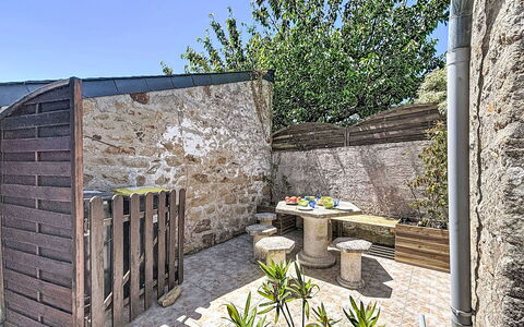 Maison Nid de la Ria: Parete, Materiale Composito, Vaso Di Fiori, Flagstone, Mobili Da Esterno, Calcestruzzo, Muro ​​Di Pietra, Backyard, Giardino, Cortile