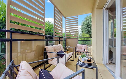 L'Etoile du Sud: Mobilia, Interior Design, Appartamento, Zona Residenziale, Balcone, Casa, Sedia, Condominio, Portico, Mobili Da Esterno