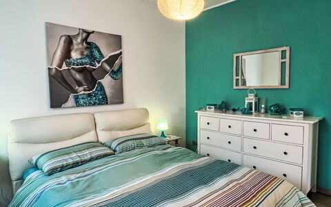 Ariel: Mobilia, Blu, Letto, Camera Da Letto, Interior Design, Bedding, Lenzuolo, Biancheria, Camera, Tessile