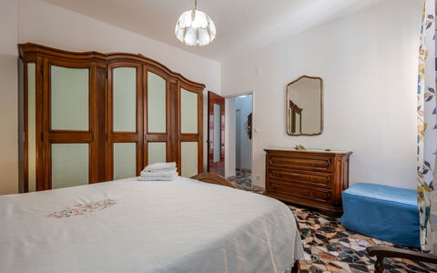 A Cà du Piero: Letto, Camera Da Letto, Interior Design, Parete, Mobilia, Pavimento, Pavimentazione, Legna, Lenzuolo, Bedding