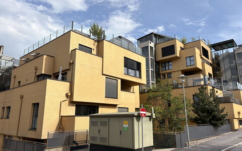 Goldener Turm: Costruzione, Zona Residenziale, Facciata, Quartiere, Appartamento, Architettura, Urban Design, Casa, Balcone, Condominio