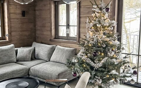 Pod Hvězdami: Mobilia, Interior Design, Legna, Lampada, Casa, Pavimentazione, Sedia, Illuminazione, Soggiorno, Lampadario