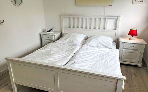 Friesenwohnung: Mobilia, Camera Da Letto, Bedding, Letto, Telaio Del Letto, Latifoglie, Cassetto, Biancheria, Lenzuolo