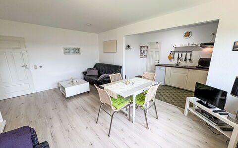 Friesenwohnung: Mobilia, Pavimentazione, Pavimento, Legna, Interior Design, Pavimento In Legno, Camera, Soggiorno, Divano, Appartamento