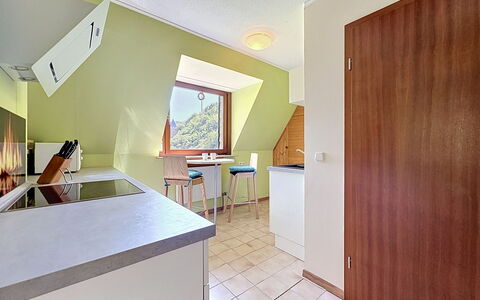 Schömbs: Interior Design, Pavimentazione, Legna, Soffitto, Pavimento, Camera, Mobilia, Cucina, Cabinetry, Attico