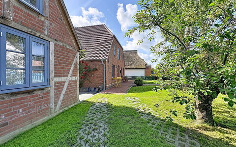 Dat Fischerhus: Casa, Casa, Tetto, Giardino, Prato, Groundcover, Villetta, Brick, Estate, Cortile