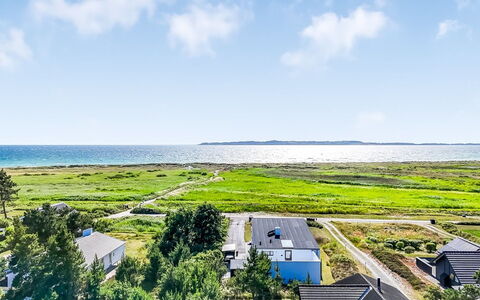 Jorkin - 150M from the Sea: Tetto, Casa, Casa, Villetta, Porta, Raccordo, Deck, Portico, Plank, Latifoglie