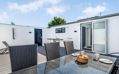 Jorkin - 150M from the Sea
