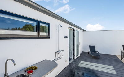Jorkin - 150M from the Sea