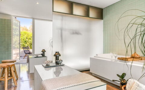 Dagny - 300M from the Sea: Interior Design, Parete, Pavimentazione, Pavimento, Mobilia, Casa, Illuminazione, Soffitto, Cucina, Pianta Della Casa