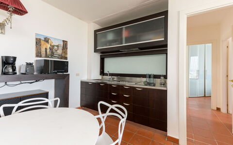 Al Porto: Interior Design, Cucina, Pavimentazione, Controsoffitto, Legna, Mobilia, Soffitto, Pavimento, Elettrodomestico Da Cucina, Camera