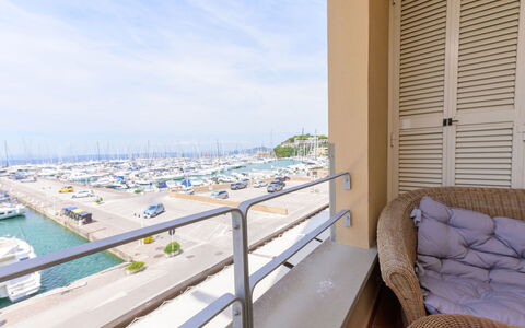 Al Porto: Appartamento, Marina, Moto D'Acqua, Balcone, Barca, Albero, Hotel, Porta, Architettura Navale, Porto