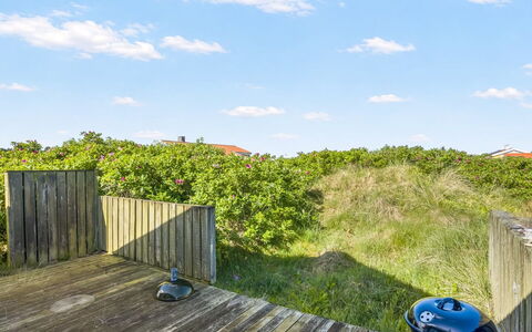 Glennie - 500M from the Sea: Cielo, Blu, Verde, Erba, Nube, Orizzonte, Arbusto, Paesaggio, Lotto