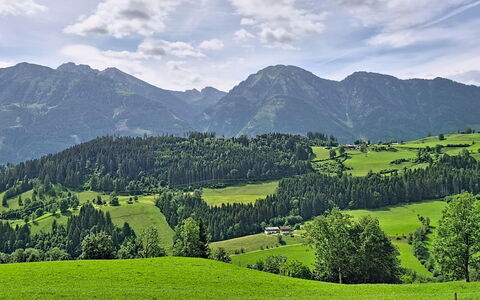 Hoamat Stadlfeld: Cielo, Geografia Montane, Montagna, Nube, Verde, Collina, Albero, Erba, Natura, Paesaggio Naturale