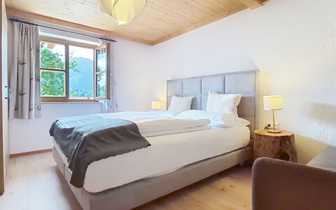 Hoamat Stadlfeld: Interior Design, Mobilia, Camera Da Letto, Pavimento, Pavimentazione, Letto, Soffitto, Camera, Bedding, Casa