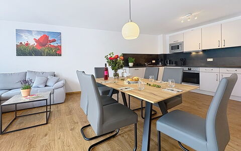 Endingen am Kaiserstuhl 100: Mobilia, Interior Design, Pavimentazione, Pavimento, Legna, Cucina & Sala Da Pranzo Tavolo, Tavolo, Camera, Sala Da Pranzo, Sedia