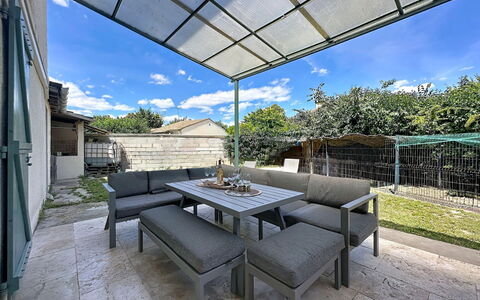 La Villa Soleya: Ricorrere, Estate, Hacienda, Balcone, Resort Citta ', Piscina, Hotel, Località Balneare, Landscaping
