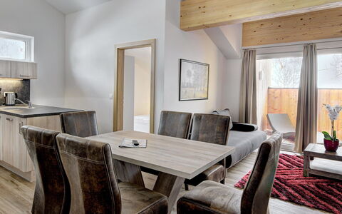 Saalbach-Hinterglemm 150: Mobilia, Legna, Interior Design, Soffitto, Casa, Camera, Soggiorno, Sedia, Divano, Latifoglie