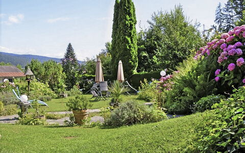 Velden am Wörthersee 39: Verde, Fiore, Giardino, Arbusto, Paesaggio, Comunita 'Impianto, Groundcover, Prato, Primavera