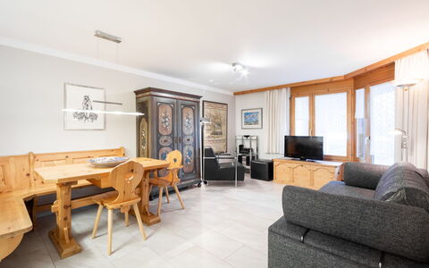 Runca 752: Ricorrere, Hotel, Resort Citta '