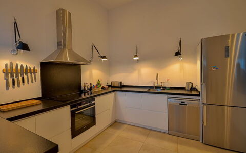 Romantica: Cucina, Elettrodomestico Da Cucina, Controsoffitto, Apparecchio Major, Interior Design, Lampada, Pavimentazione, Cucina Stufa, Cabinetry, Soffitto