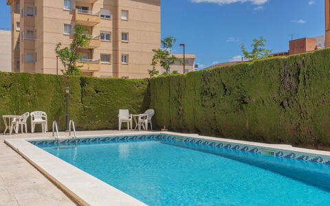 Marc Miami: Piscina, Materiale Composito, Giochi D'Acqua, Hotel, Ricorrere