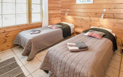 Joutsen: Legna, Pavimento, Interior Design, Pavimentazione, Mobilia, Soffitto, Letto, Camera, Pavimento In Legno, Camera Da Letto