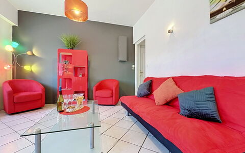 L'Estuaire: Interior Design, Mobilia, Pavimentazione, Soffitto, Pavimento, Camera, Appartamento, Divano, Illuminazione, Soggiorno