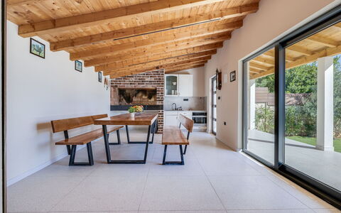 Marko: Mobilia, Mobili Da Esterno, Sedia, Giardino, Backyard, Shade, Cortile, Landscaping, Eco Hotel, Tavolo Esterno