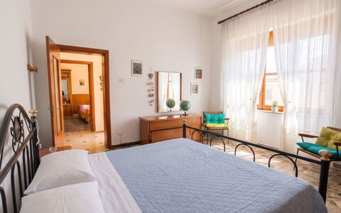 Vela Latina: Mobilia, Mobili Da Esterno, Sedia, Giardino, Backyard, Shade, Cortile, Landscaping, Eco Hotel, Tavolo Esterno