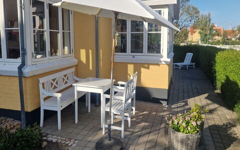 Sunaj - 350M from the Sea: Mobilia, Mobili Da Esterno, Sedia, Portico, Shade, Porta, Tavolo Esterno, Ombrello, Struttura Esterna, Terrazza