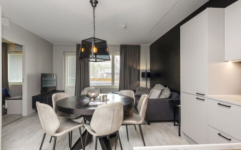Levin Kunkku B2: Mobilia, Interior Design, Pavimentazione, Lampada, Pavimento, Soffitto, Legna, Lampadario, Appartamento, Illuminazione