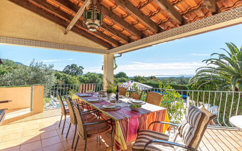 Mestral: Mobilia, Sedia, Ricorrere, Eco Hotel, Shade, Estate, Cucina & Sala Da Pranzo Tavolo, Villa, Balcone, Terrazza