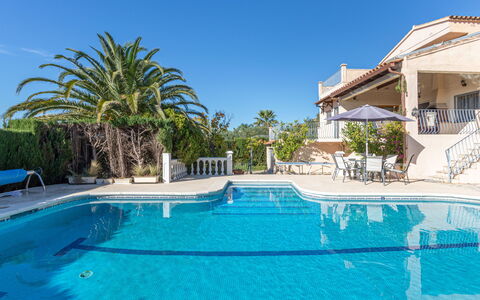 Mestral: Blu, Piscina, Ricorrere, Mobili Da Esterno, Tempo Libero, Eco Hotel, Resort Citta ', Hotel, Estate