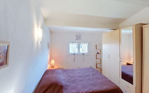 Sérénité: Mobilia, Letto, Interior Design, Parete, Camera Da Letto, Pavimento, Soffitto, Camera, Pavimentazione, Legna
