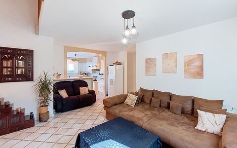 Sérénité: Mobilia, Interior Design, Divano, Pavimentazione, Pavimento, Soffitto, Legna, Soggiorno, Camera, Appartamento