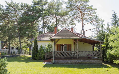 Stefano: Albero, Tetto, Casa, Villetta, Casa, Shade, Portico, Giardino, Agriturismo, Estate