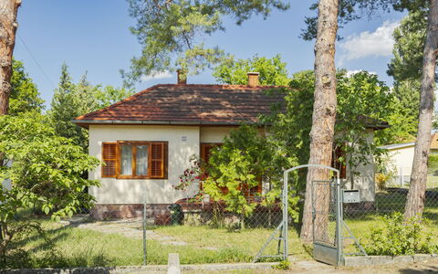 Stefano: Costruzione, Albero, Finestra, Casa, Casa, Villetta, Architettura, Tetto, Area Rurale, Arbusto