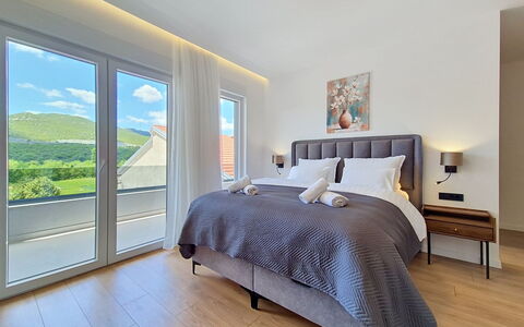 Sunce: Interior Design, Soffitto, Casa, Camera, Appartamento, Letto, Cuscino, Latifoglie, Hotel, Camera Da Letto
