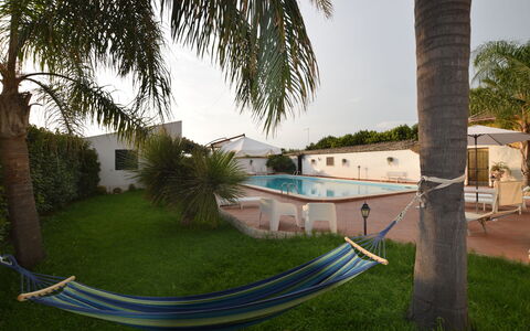Villa Cigno Reale: Piscina, Ricorrere, Tempo Libero, Mobili Da Esterno, Eco Hotel, Shade, Hacienda, Lettino, Vacanza