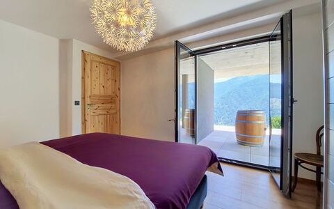 Chalet le Bleusy: Interior Design, Mobilia, Camera Da Letto, Legna, Soffitto, Pavimentazione, Pavimento, Camera, Letto, Illuminazione