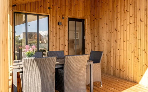 Ensio - 750M from the Sea: Legna, Mobilia, Sedia, Mare, Appartamento, Balcone, Oceano, Shade, Mobili Da Esterno, Color Legno