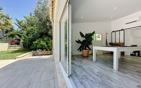 Villa le Lagon: Legna, Mobilia, Sedia, Mare, Appartamento, Balcone, Oceano, Shade, Mobili Da Esterno, Color Legno