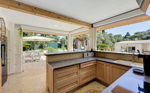 Villa le Lagon: Legna, Mobilia, Sedia, Mare, Appartamento, Balcone, Oceano, Shade, Mobili Da Esterno, Color Legno