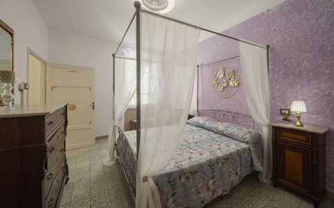 Nido nel Centro: Mobilia, Letto, Camera Da Letto, Interior Design, Bedding, Lenzuolo, Soffitto, Biancheria, Tessile, Camera