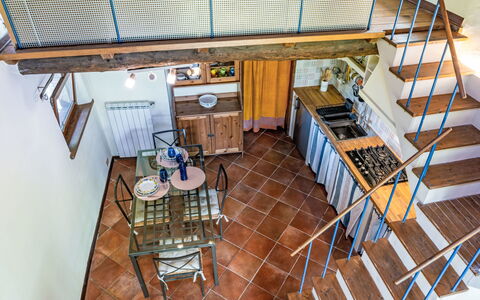 Fibbialla: Pavimentazione, Interior Design, Mobilia, Legna, Pavimento, Soffitto, Cucina, Camera, Casa, Sedia