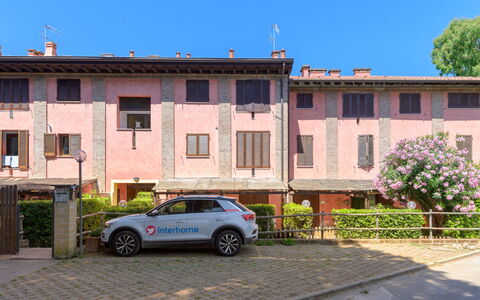 La Molletta: Finestra, Zona Residenziale, Quartiere, Arbusto, Casa, Casa, Insediamento Umano, Appartamento, Porta, Estate