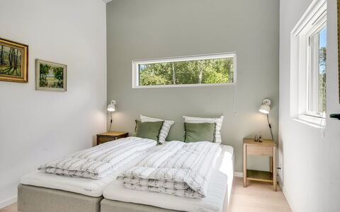 Adrian - 500M from the Sea: Interior Design, Letto, Camera Da Letto, Pavimentazione, Pavimento, Mobilia, Legna, Bedding, Lenzuolo, Soffitto
