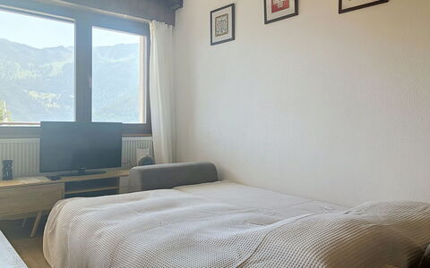 Résidence Croix de Coeur: Mobilia, Letto, Camera Da Letto, Interior Design, Lenzuolo, Bedding, Biancheria, Camera, Pavimento, Pavimentazione